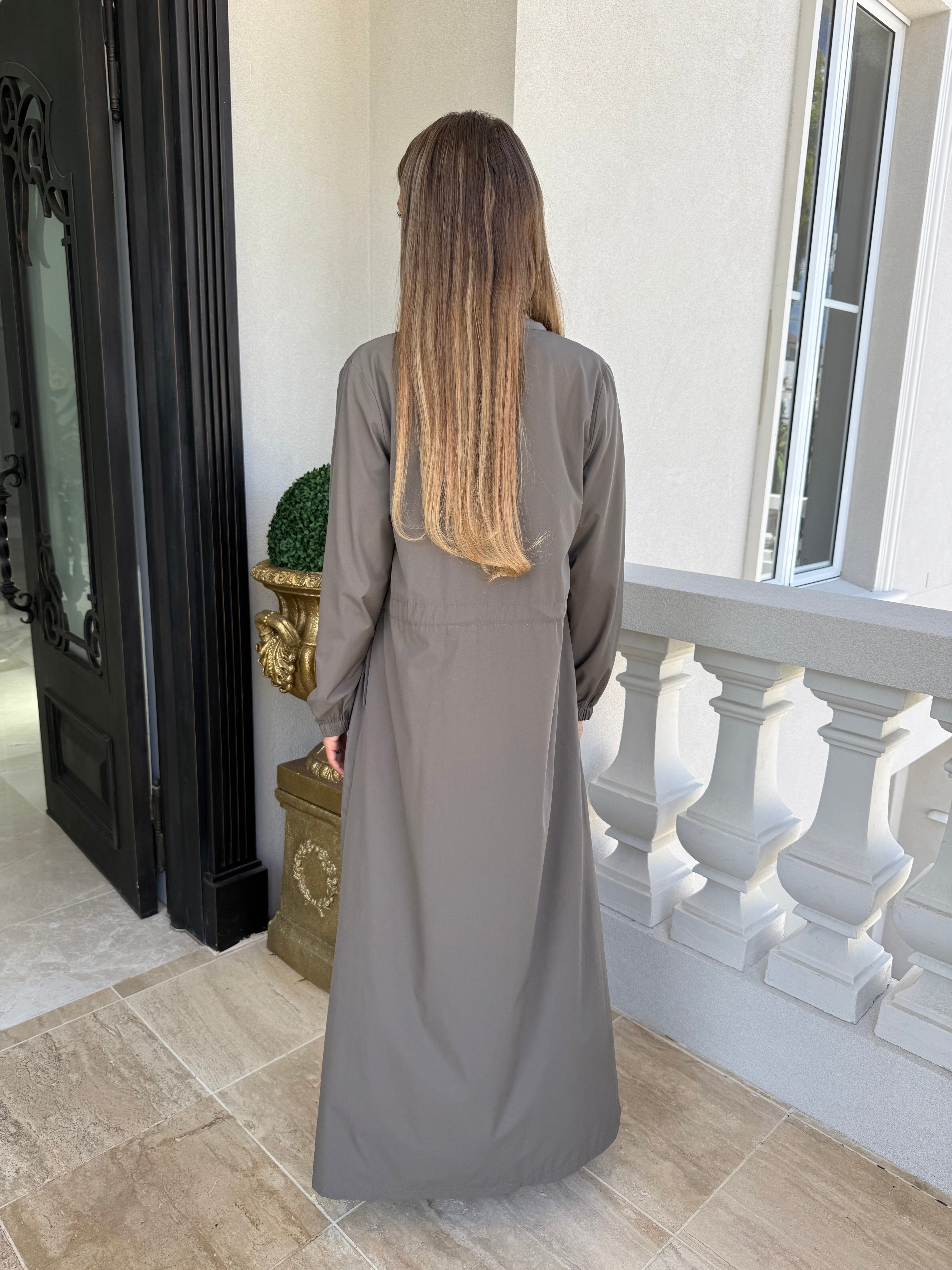 Maxi Modest Wind Breaker