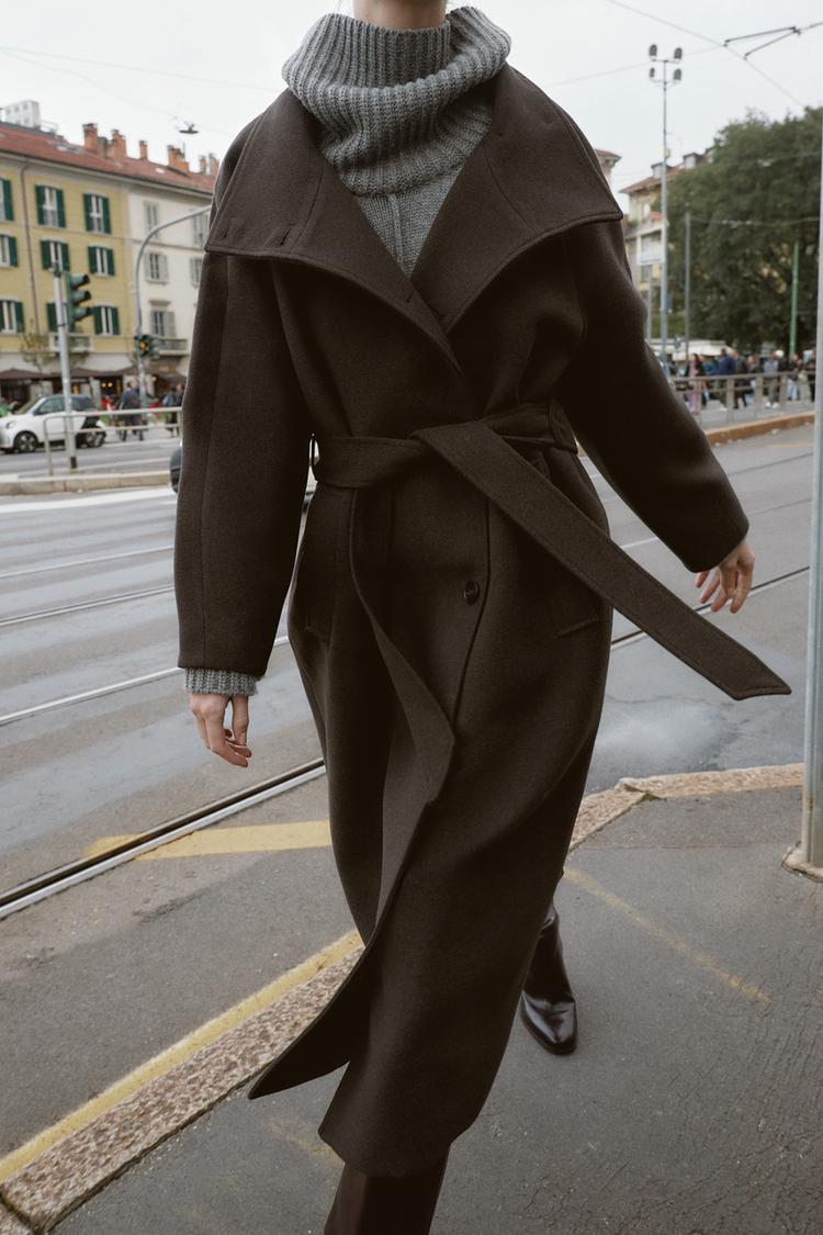 SOFT HIGH-NECK COAT WITH BELT