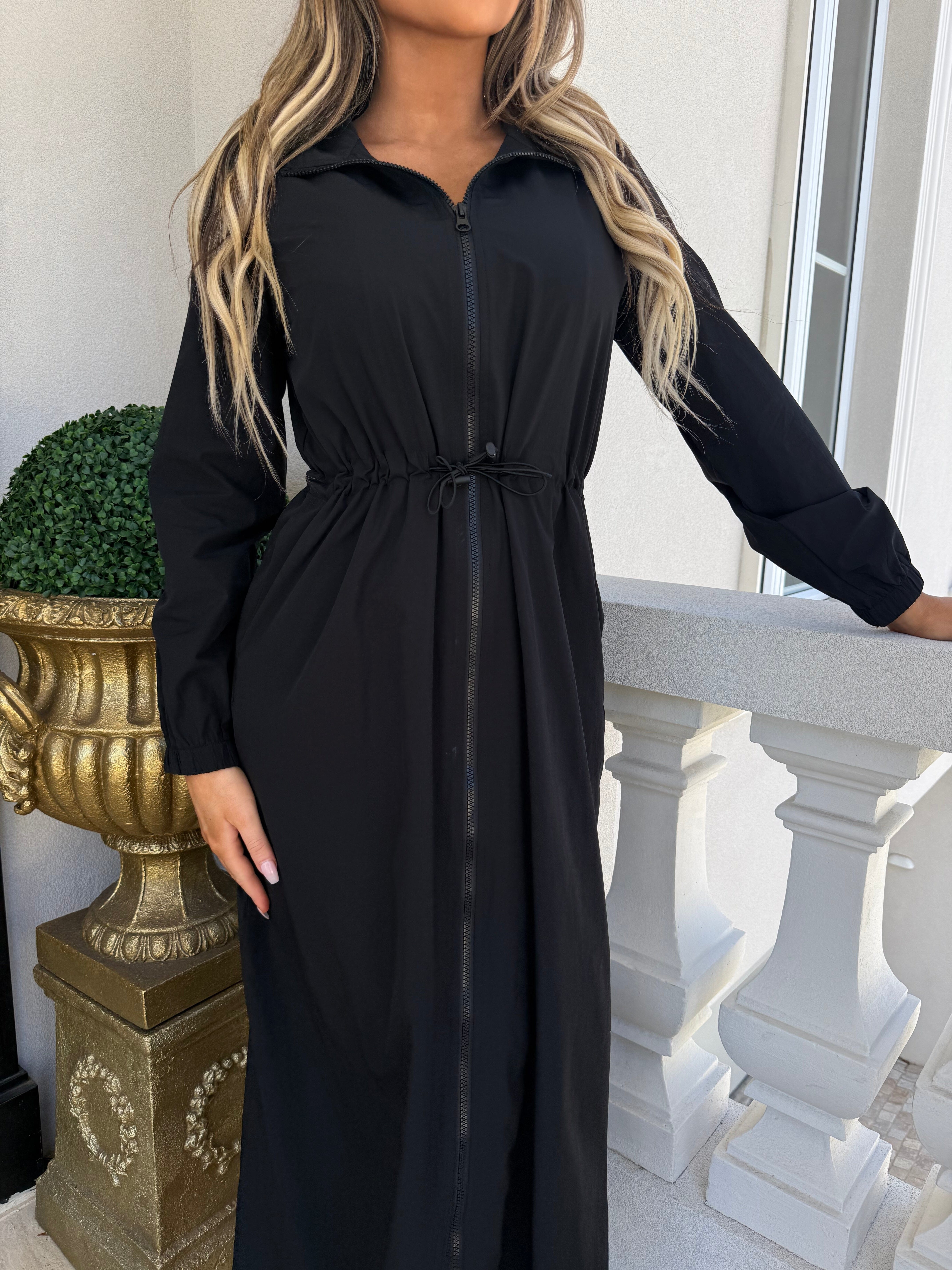 Maxi Modest Wind Breaker