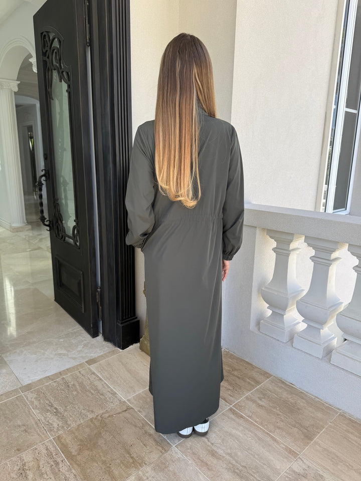 Maxi Modest Wind Breaker