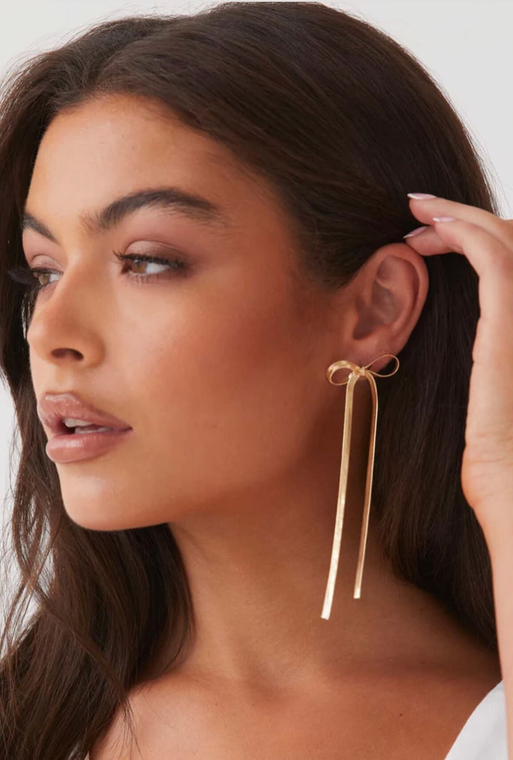 Eliana Bow Motif Earrings