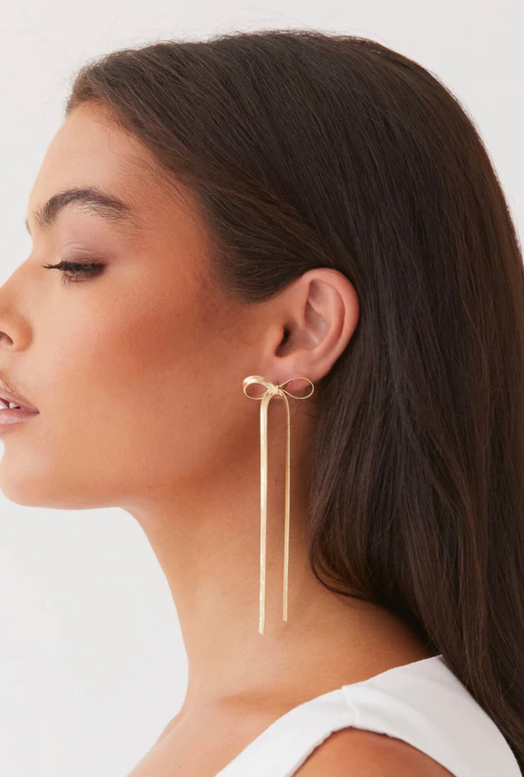 Eliana Bow Motif Earrings
